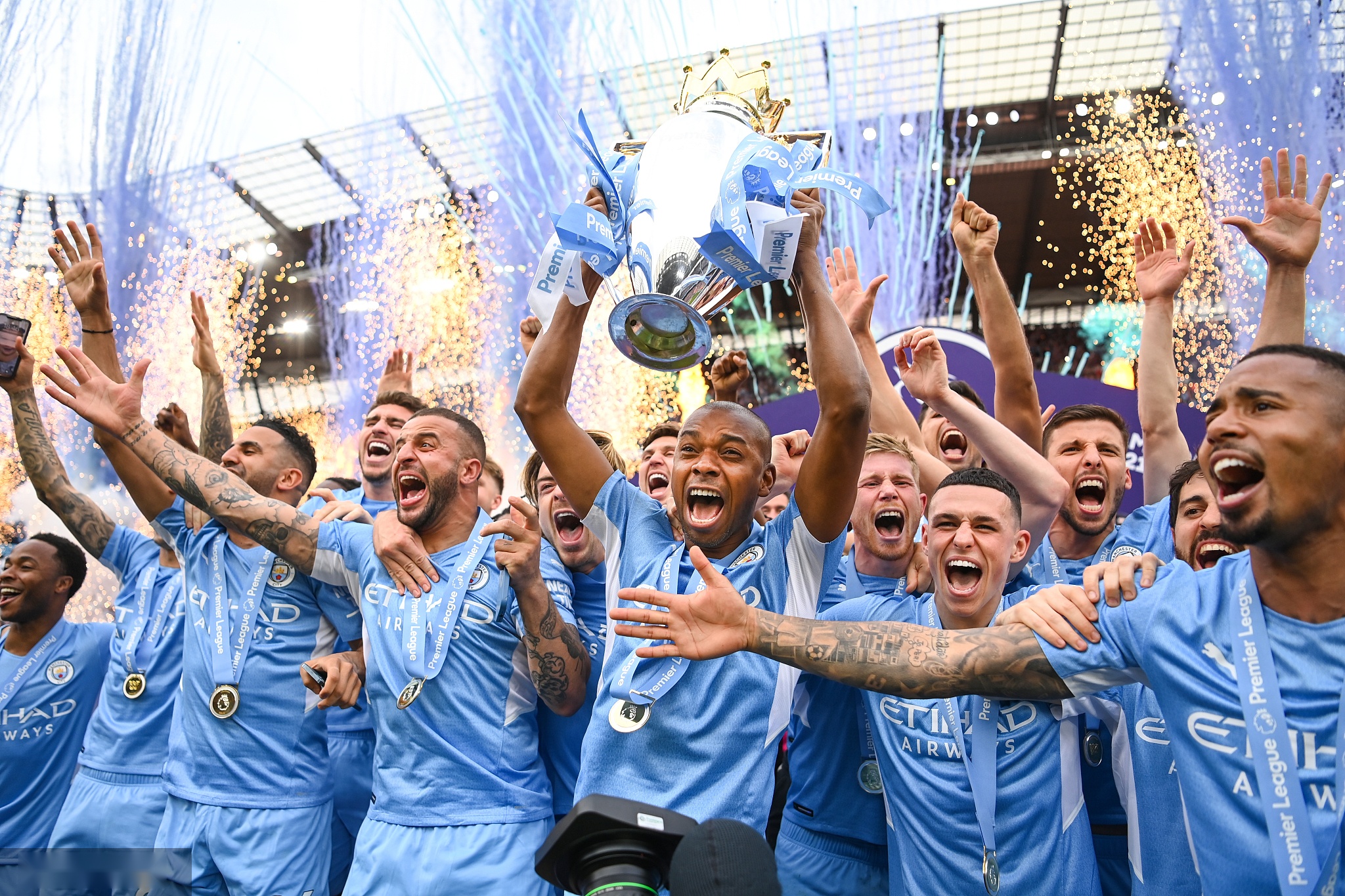 给阿德利足 给阿德利足